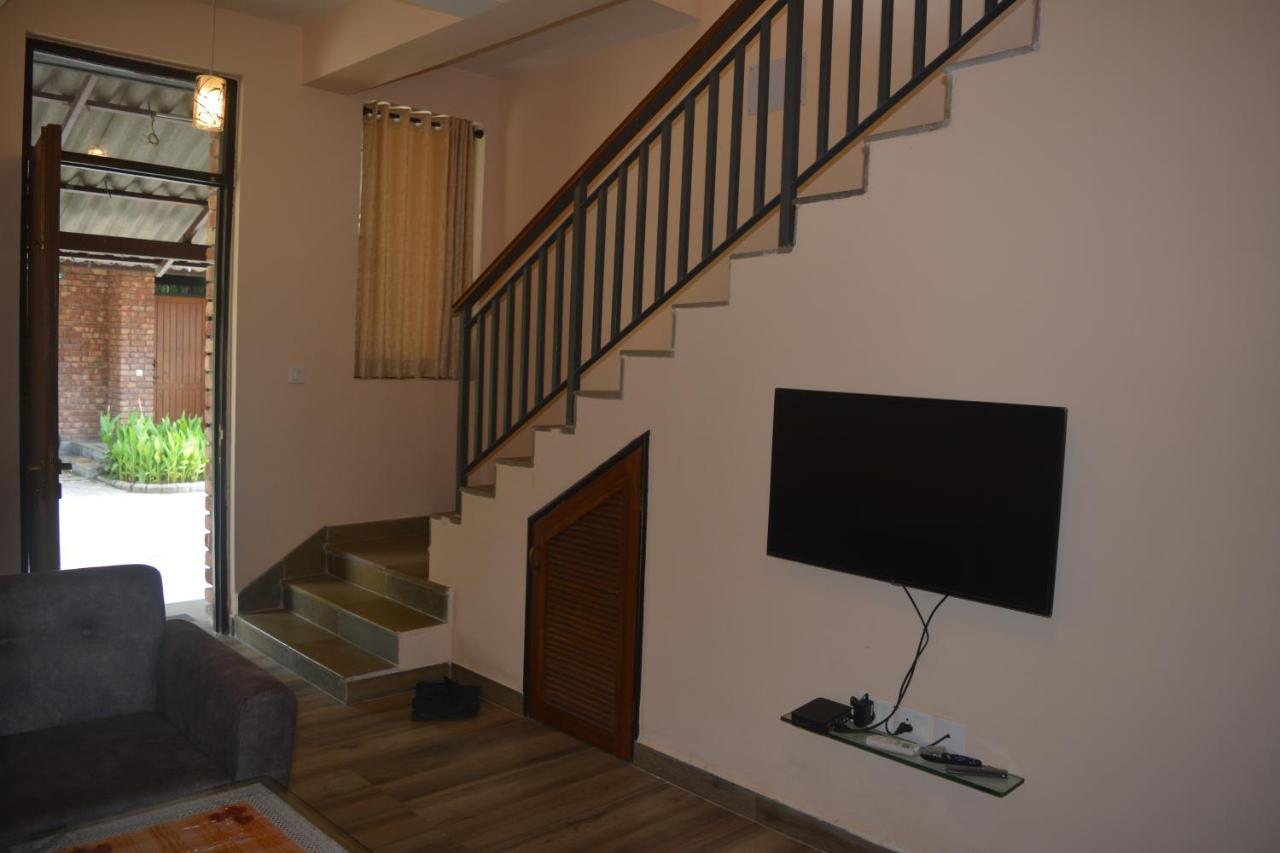 Ganga Kutir Residency Villa Raichak Exterior photo